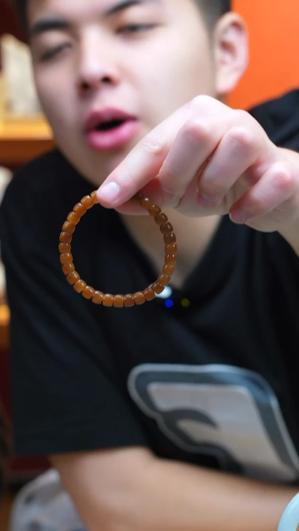 未镶嵌手链和田玉（糖玉）且末黄金糖