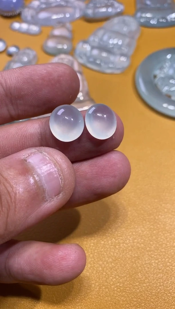 吊坠(不含链)未镶嵌翡翠蛋面3500   11.9  10.8  6.3