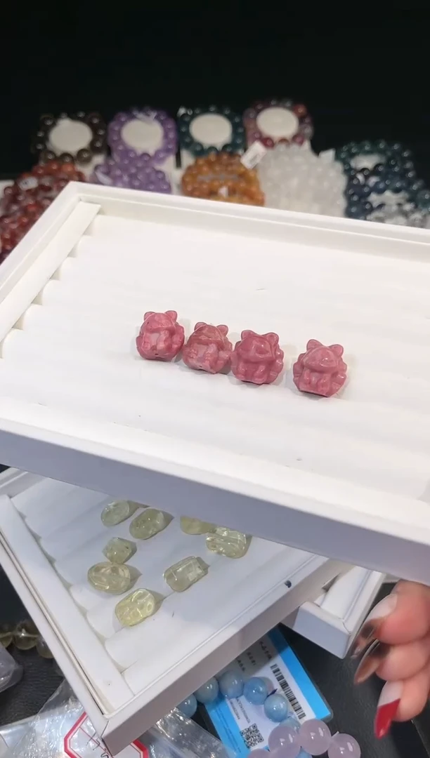 【闪购商品】水晶手链未镶嵌多样性发一红纹九尾狐