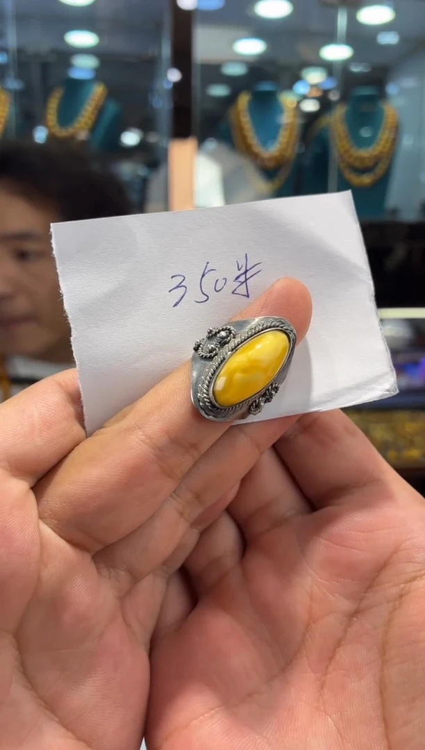 银S925镶嵌蜜蜡戒指噶玛珠宝老蜜蜡