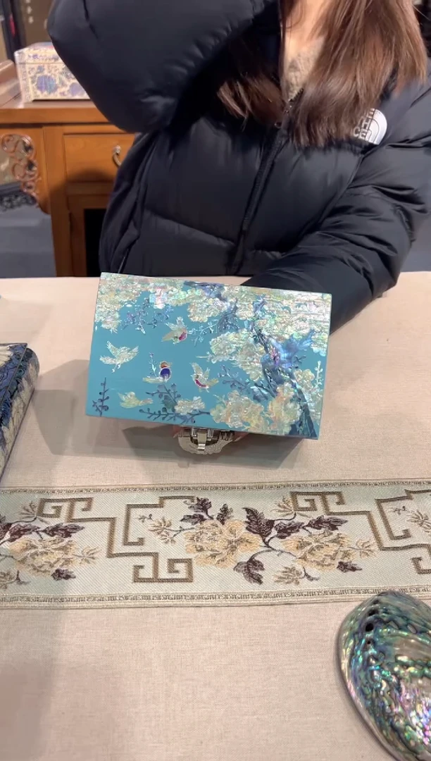 【闪购商品】鱼锁绒布底·弘贝雅螺钿漆器文化馆