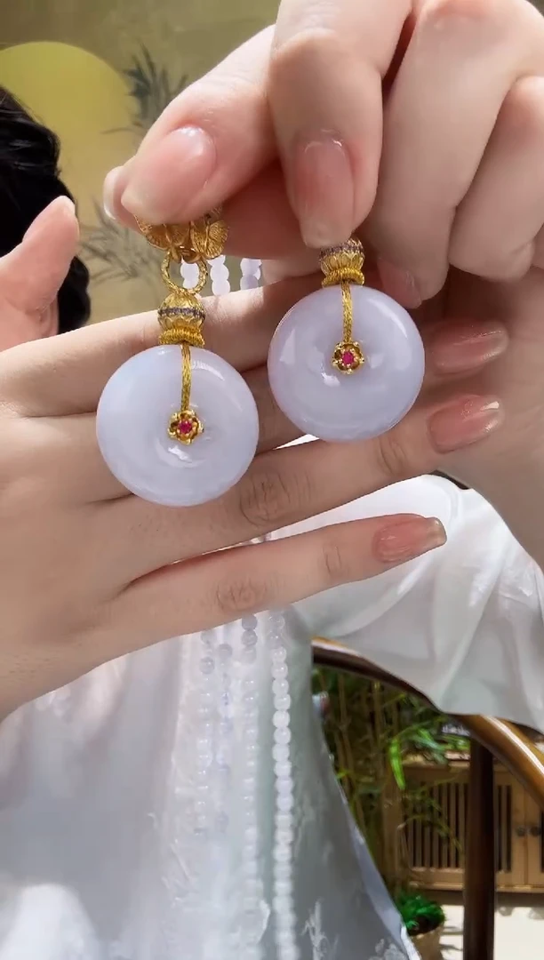 颈饰未镶嵌翡翠多样发其一个