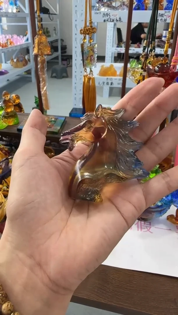 手工艺品琉璃马首