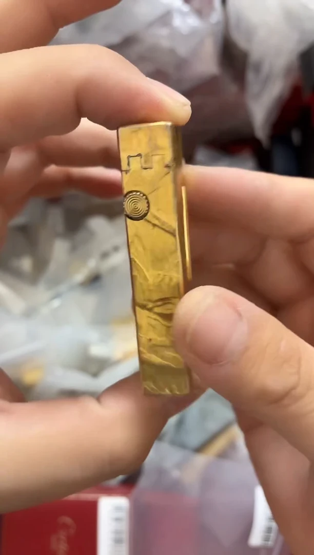 五代金色浮雕打火机