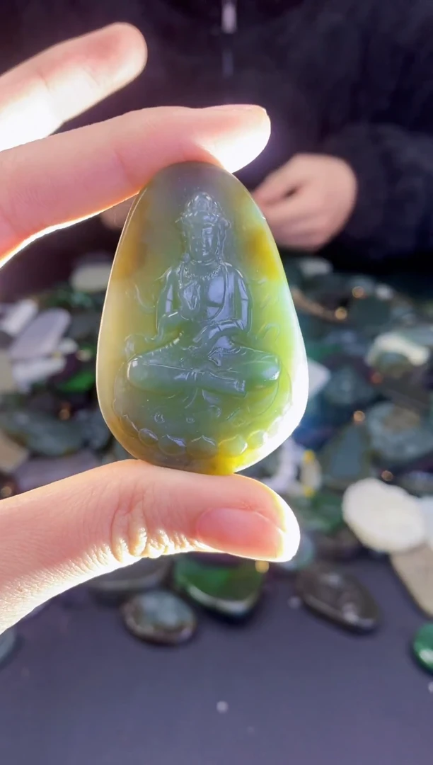 颈饰未镶嵌和田玉1