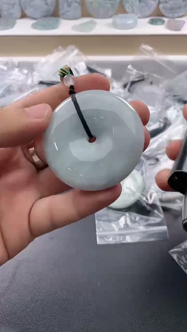 翡翠未镶嵌颈饰..../6/26/ 130