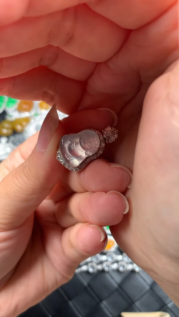 颈饰18K金镶嵌翡翠玻璃宝宝佛