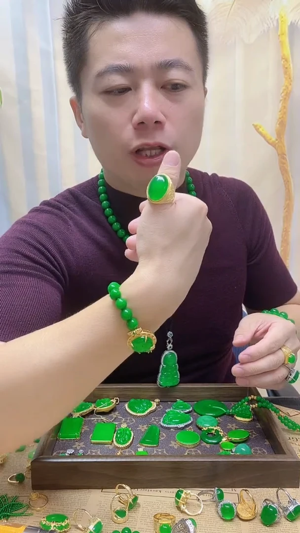 14K金镶嵌戒指翡翠翡翠戒指