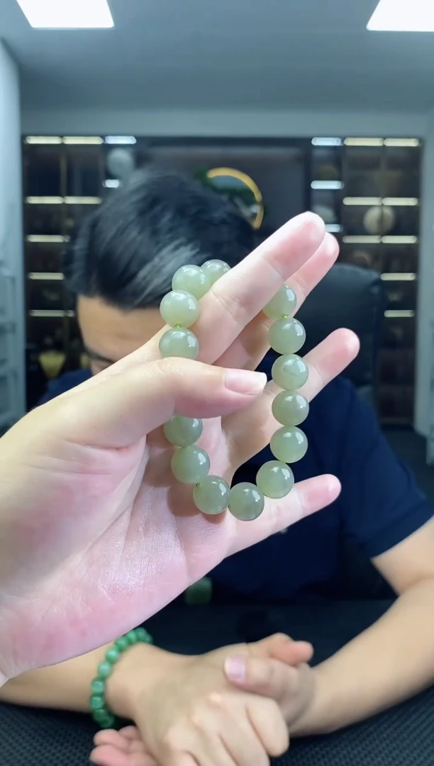 和田玉未镶嵌颈饰卡12圆珠手串