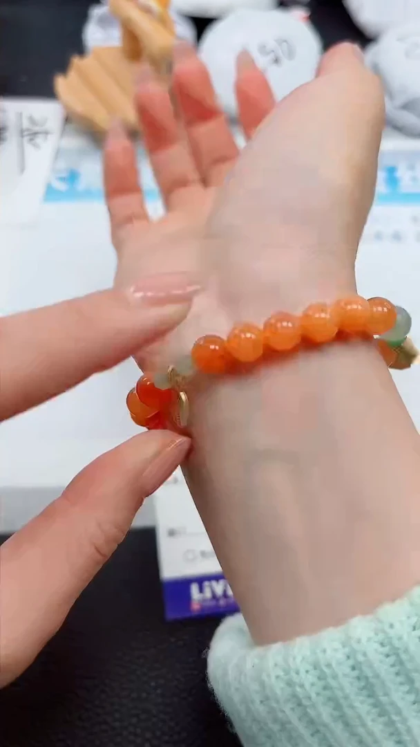 【闪购商品】石英质玉手镯未镶嵌玛瑙