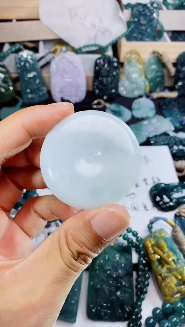 翡翠未镶嵌颈饰