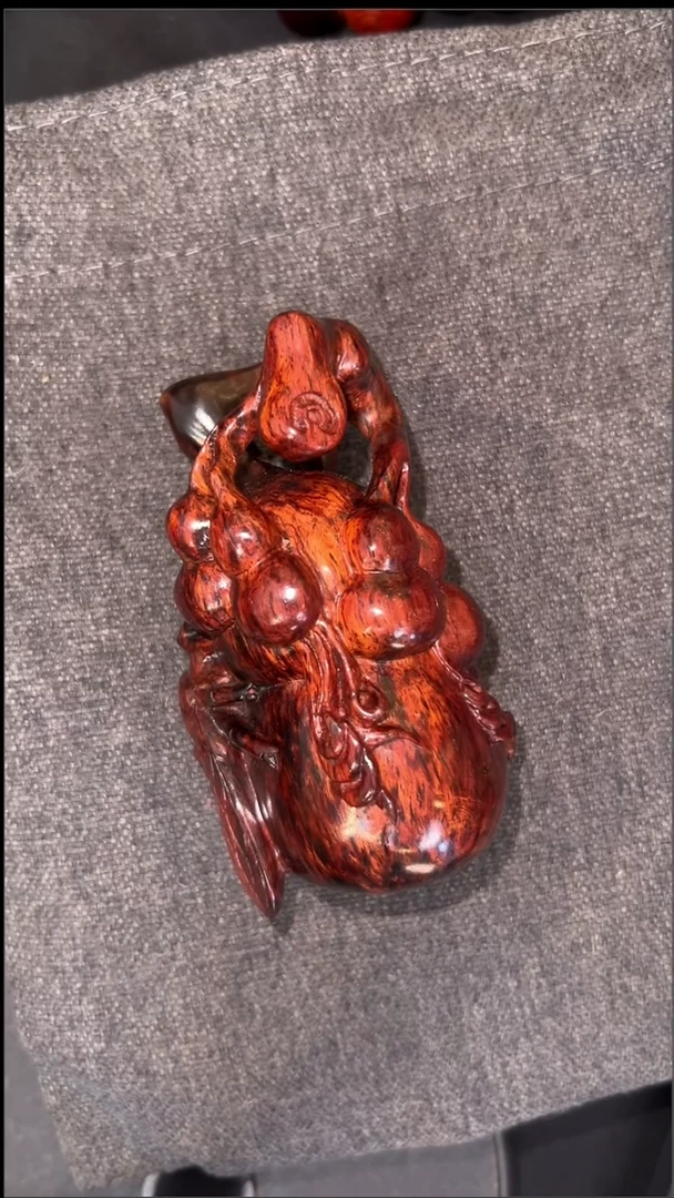 降真香把件钱**T【美比】海南红降土埋雕刻葫芦摆件（87克）