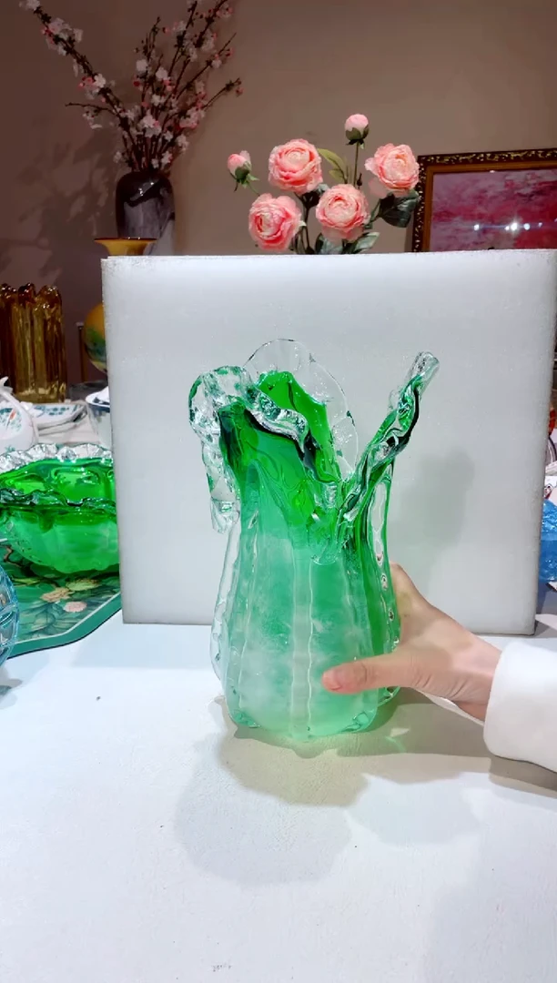 【闪购商品】琉璃手工艺品27cm绿白菜花瓶