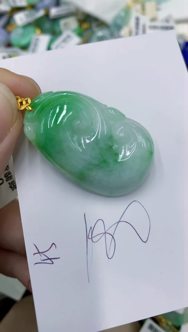 颈饰18K金镶嵌翡翠111111111111