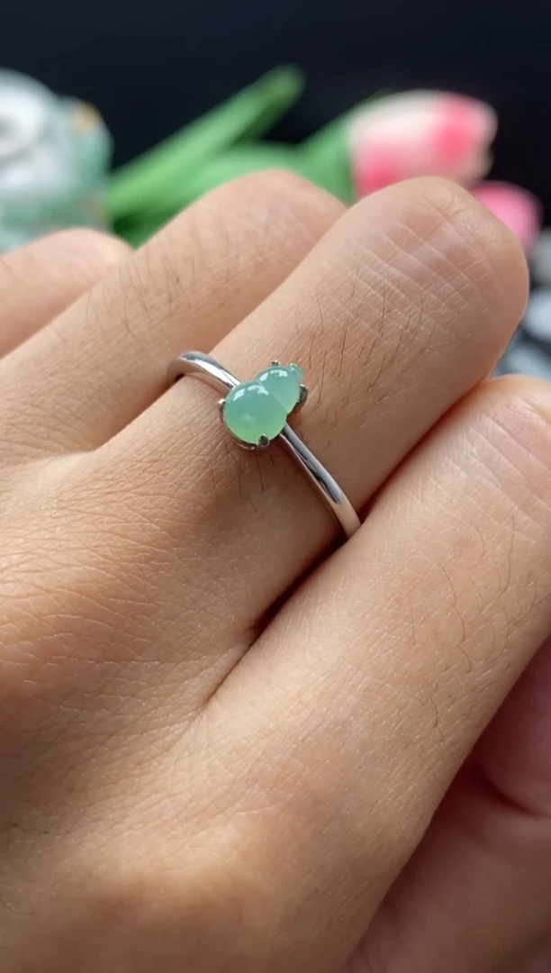 【闪购商品】翡翠戒指银S925镶嵌翡翠果绿葫芦戒指