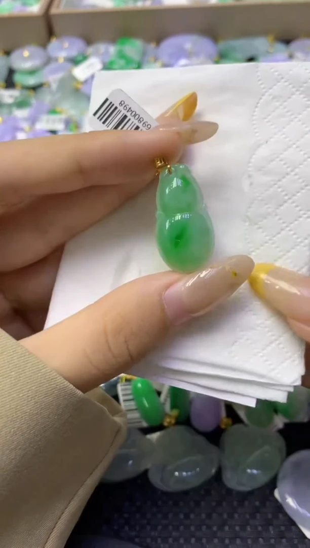 颈饰18K金镶嵌翡翠天然缅甸翡翠A货