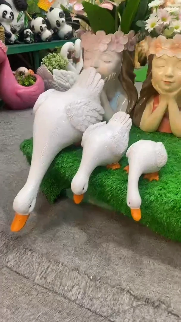 合成树脂喝水鸭摆件
