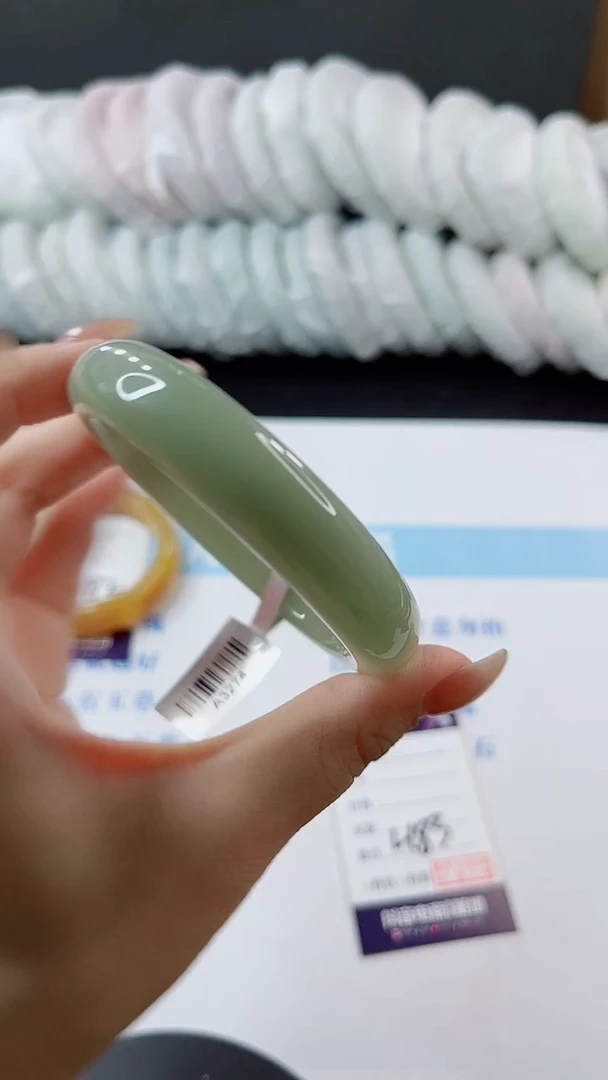 未镶嵌手镯石英质玉多样性发货L183