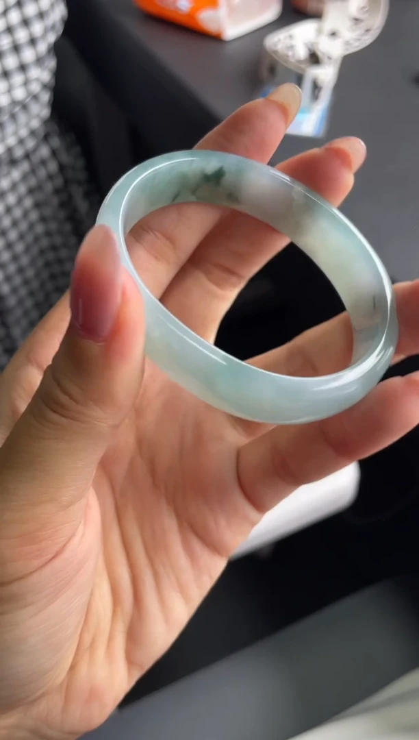 未镶嵌手镯翡翠手镯