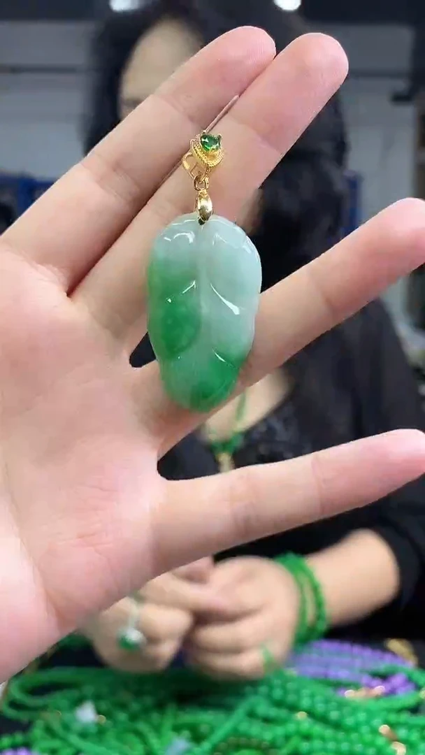 颈饰未镶嵌翡翠闪购链接 多样性发其一颜色微差