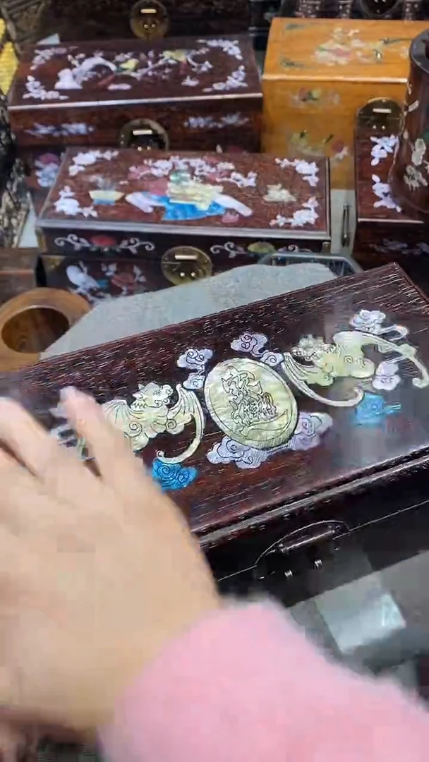 木木雕款盒子一个