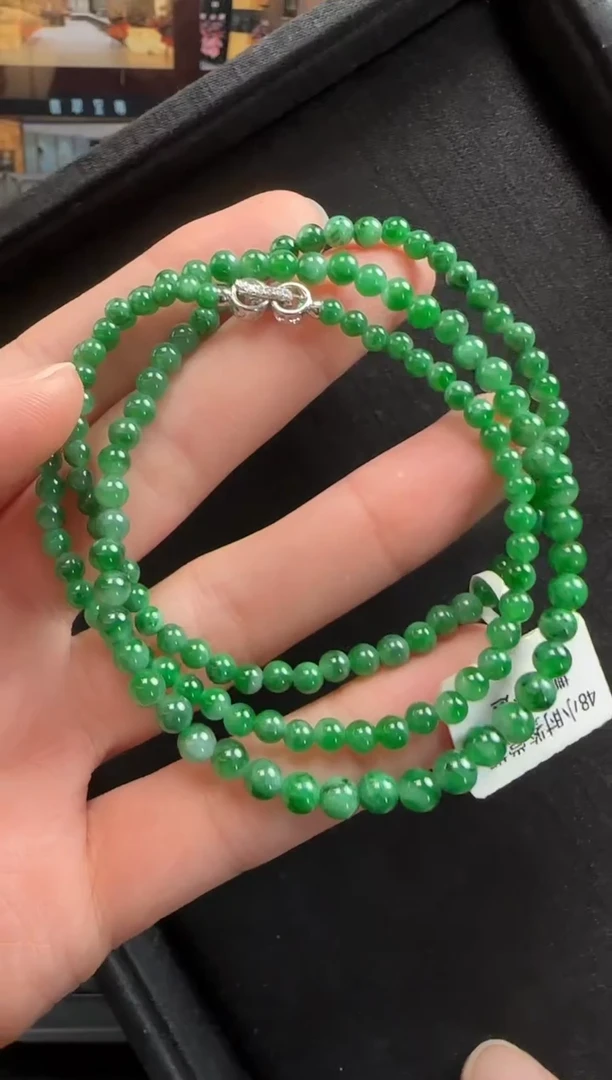 颈饰18K金镶嵌翡翠302玉珠一条
