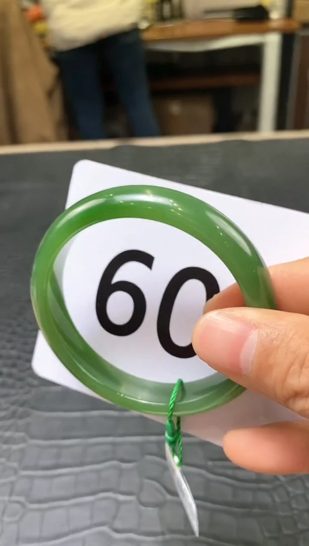 【闪购商品】和田玉碧玉手镯未镶嵌一个