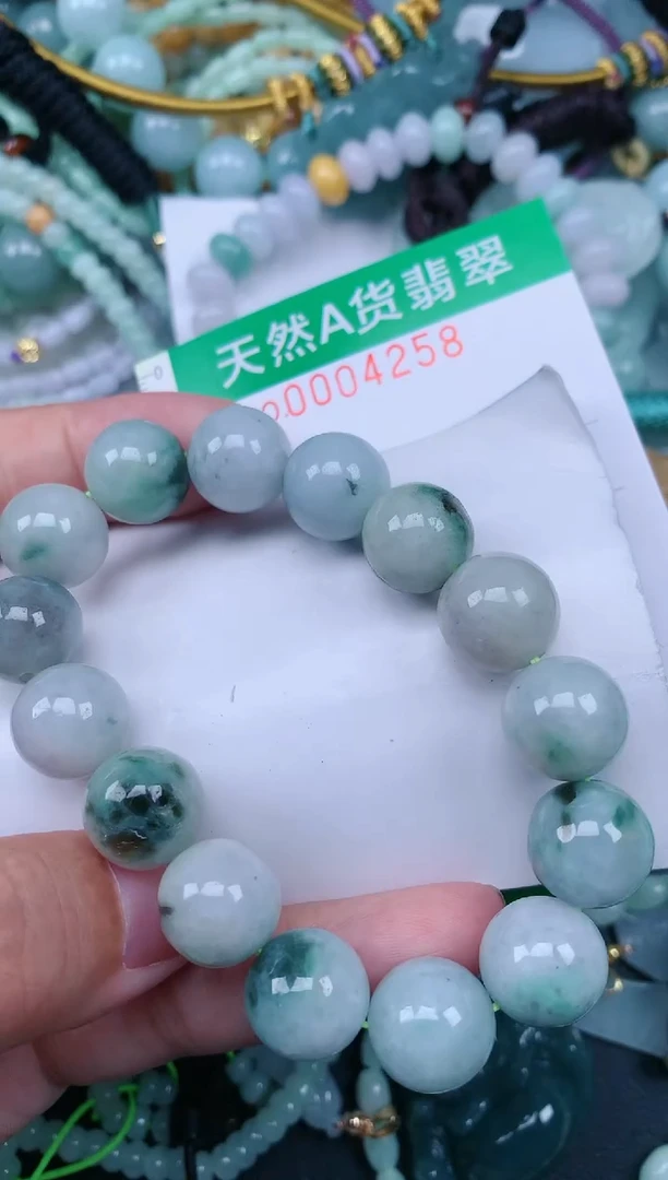 翡翠未镶嵌颈饰.0004258