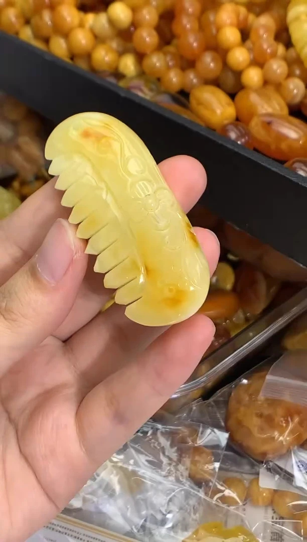 琥珀未镶嵌珠宝奇石1