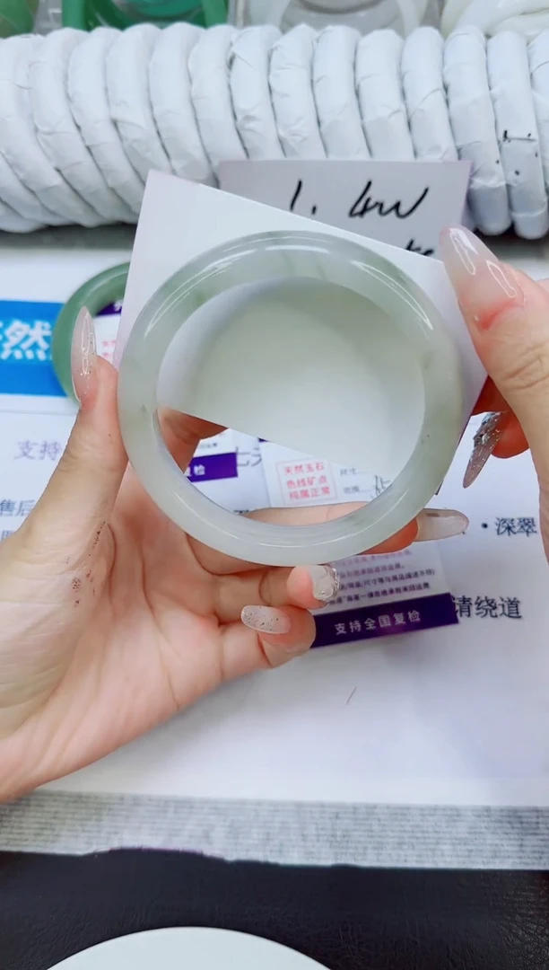 未镶嵌手镯石英质玉183/65