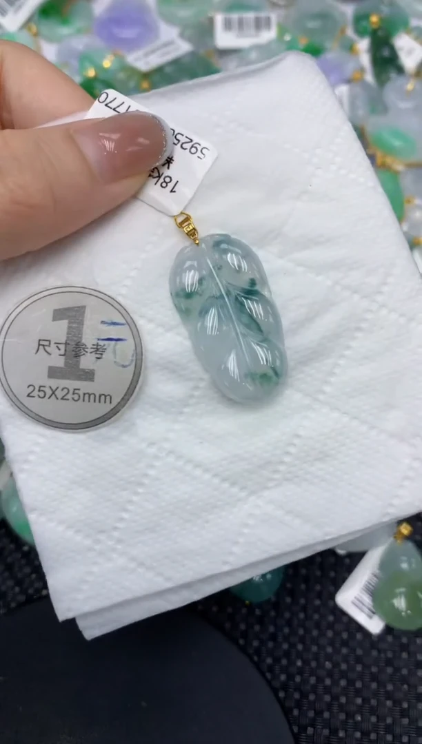 颈饰18K金镶嵌翡翠1111111