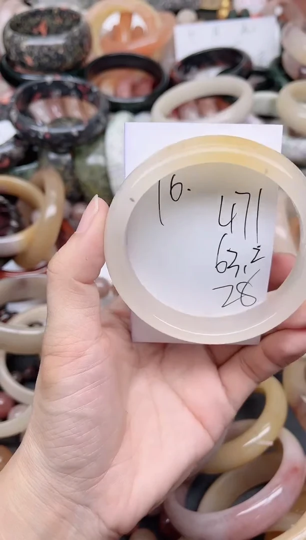 未镶嵌手镯石英质玉471