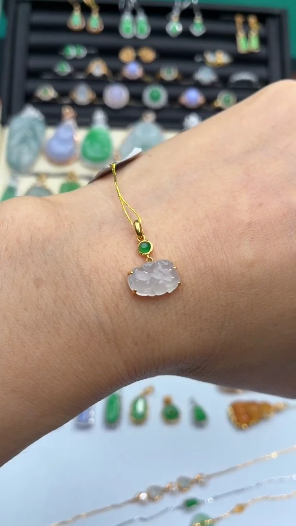 颈饰18K金镶嵌翡翠天然翡翠A货