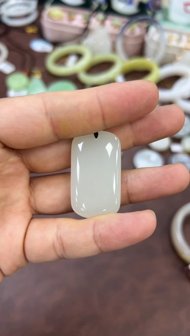 颈饰未镶嵌和田玉无事牌