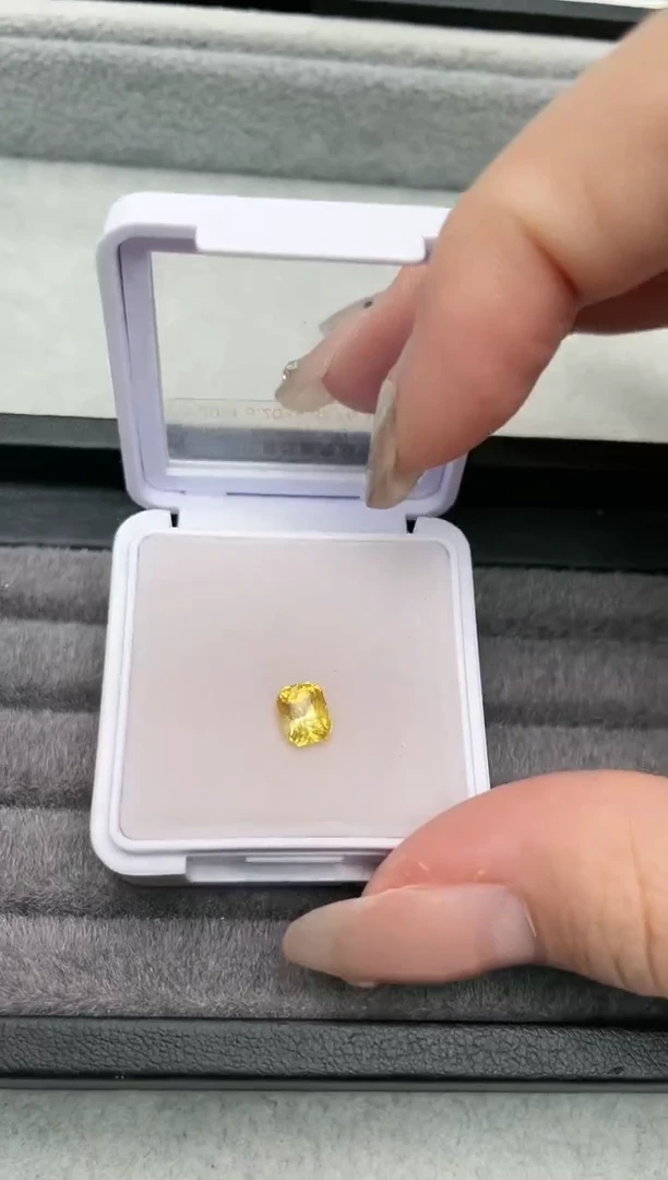 【闪购商品】彩色蓝宝石裸石未镶嵌1.2ct金丝雀