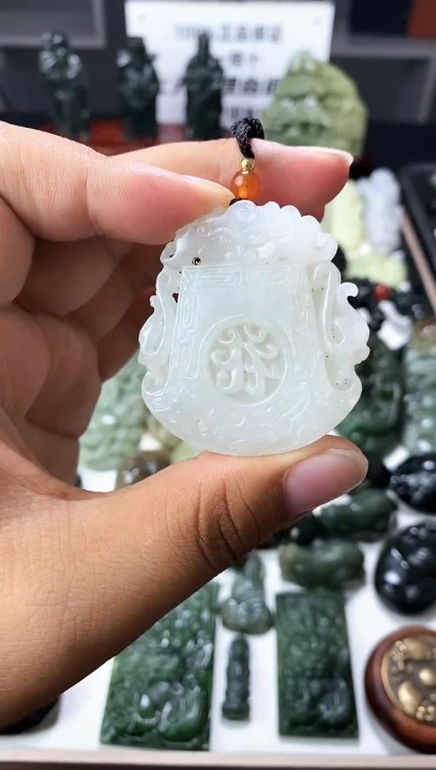 颈饰未镶嵌和田玉1
