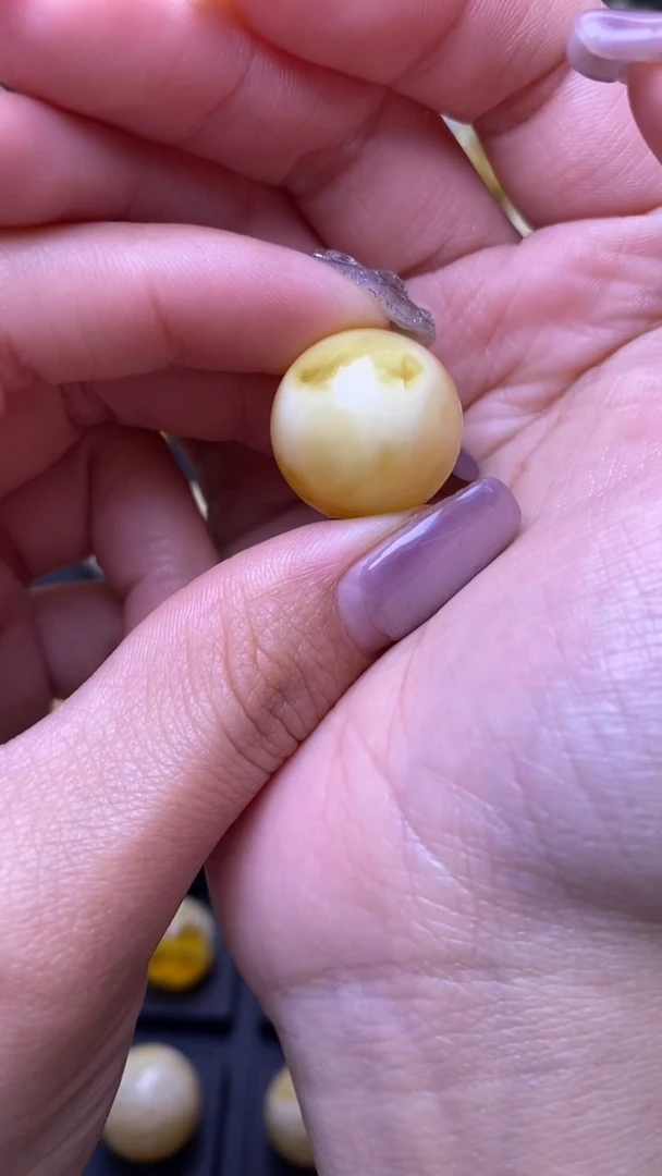 【闪购商品】琥珀裸石未镶嵌葵. 94