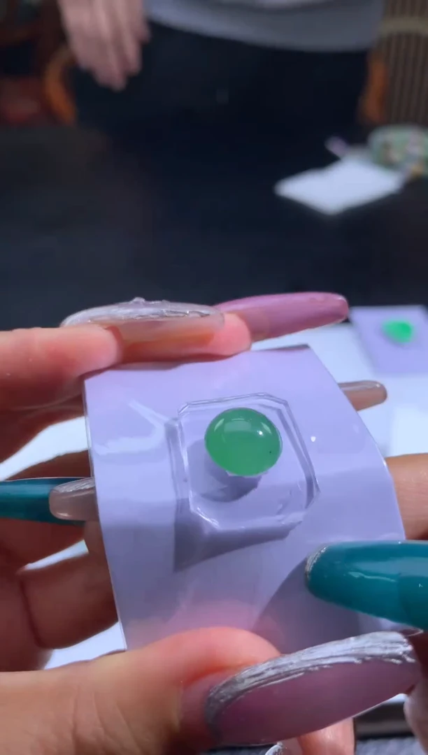 未镶嵌定制翡翠《***》翡翠