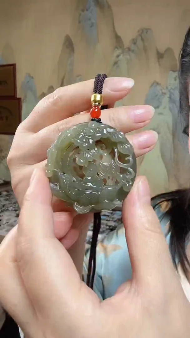 颈饰未镶嵌和田玉.
