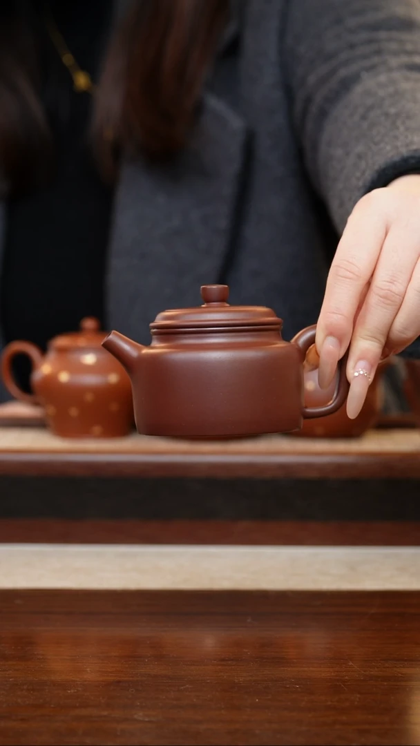 龙血砂德钟150cc宜兴手工紫砂壶