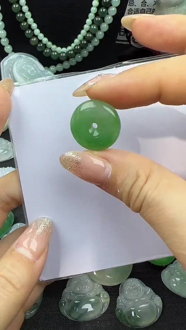 颈饰未镶嵌翡翠平安扣