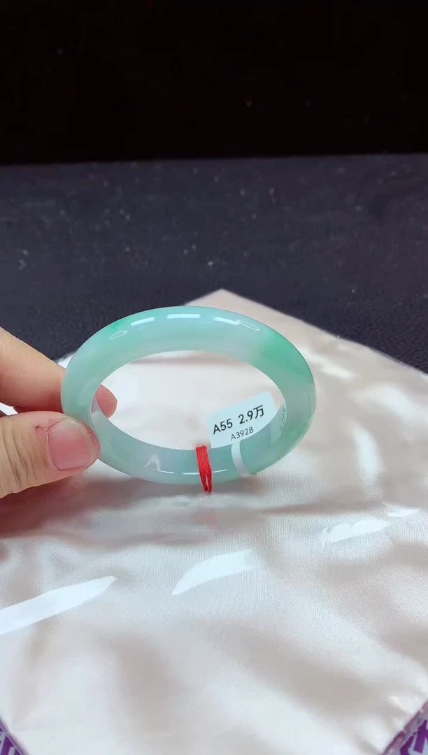 【闪购商品】翡翠手镯未镶嵌镯子55+