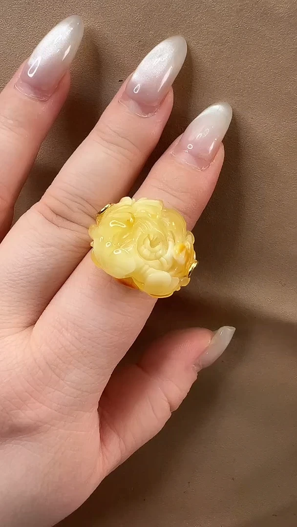 琥珀颈饰未镶嵌戒指