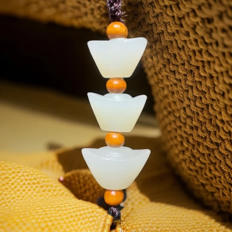 和田玉未镶嵌车挂