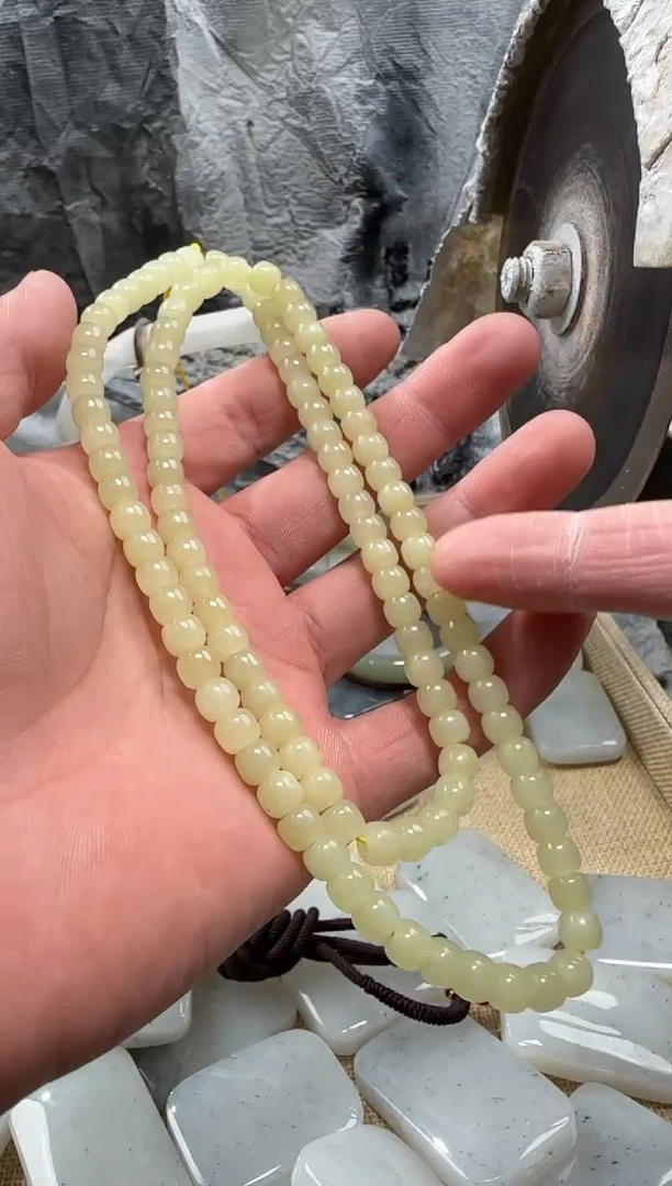 和田玉未镶嵌颈饰项链