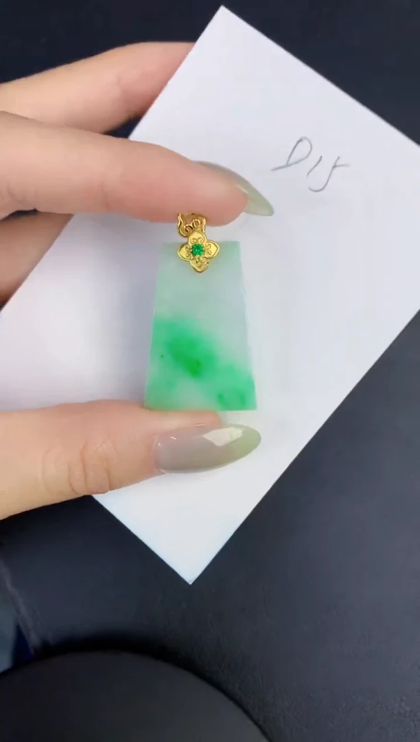 翡翠未镶嵌颈饰缅甸天然翡翠A货