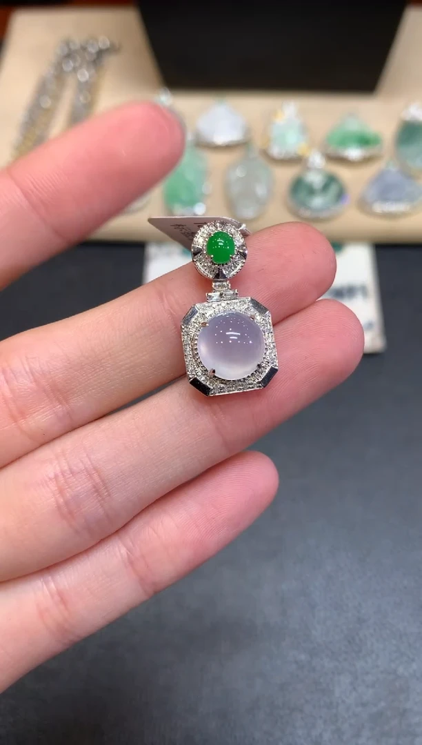 【闪购商品】翡翠颈饰18K金镶嵌蛋面【无服务费】