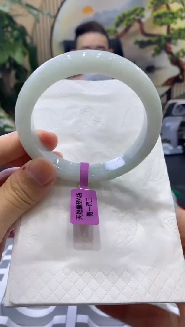 翡翠手镯未镶嵌245