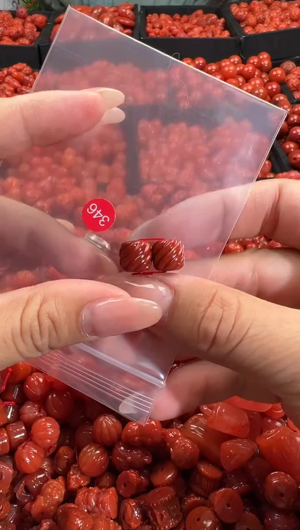 颈饰未镶嵌南红玛瑙1