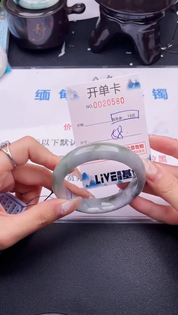 翡翠手镯未镶嵌拍哪个图片就是发哪个80